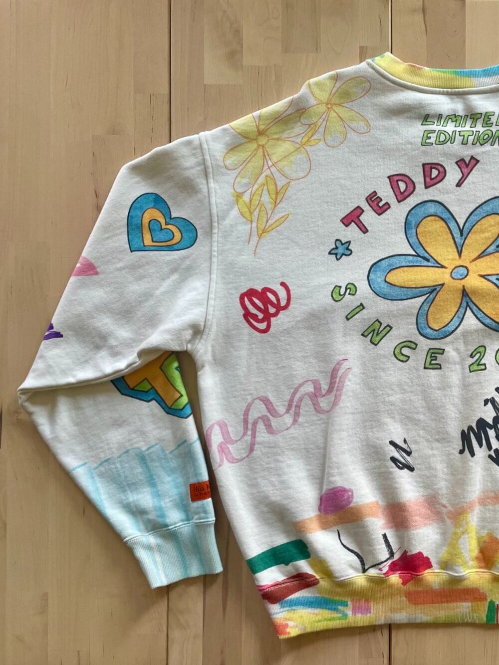 Teddy Fresh Unisex Let It Rain Hila Klein Doodles Crewneck Sweatshirt size Small - Picture 8 of 12